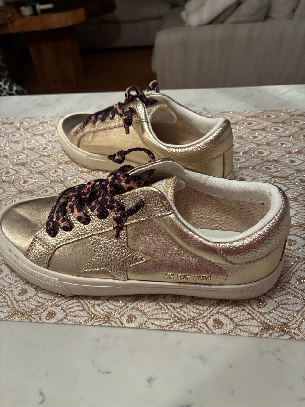 Vintage Havana Courtney Gold Metallic Star Sneakers Sz 6.5 Great Used Condition